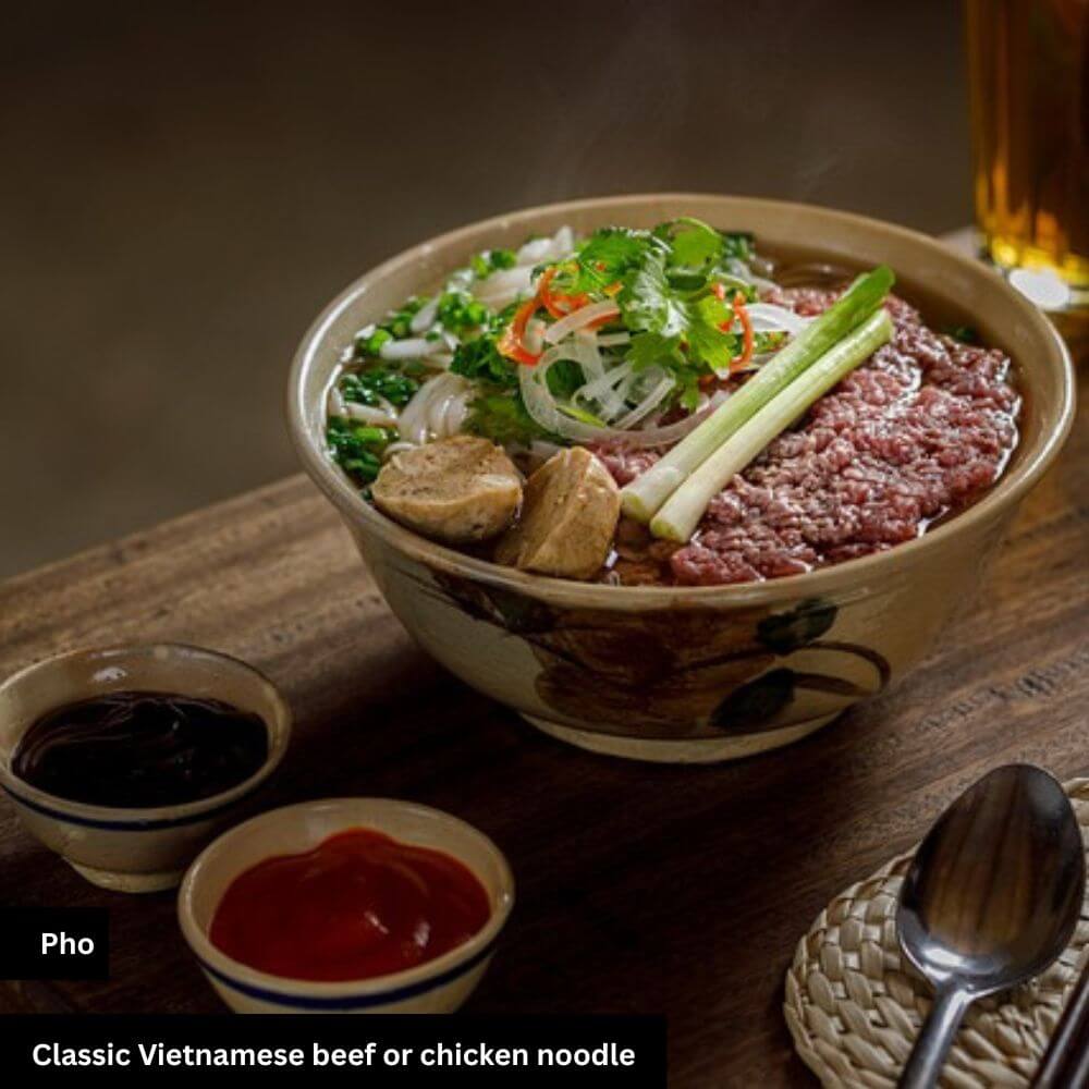 Bowl with beef, chicken, onion, and sausages.